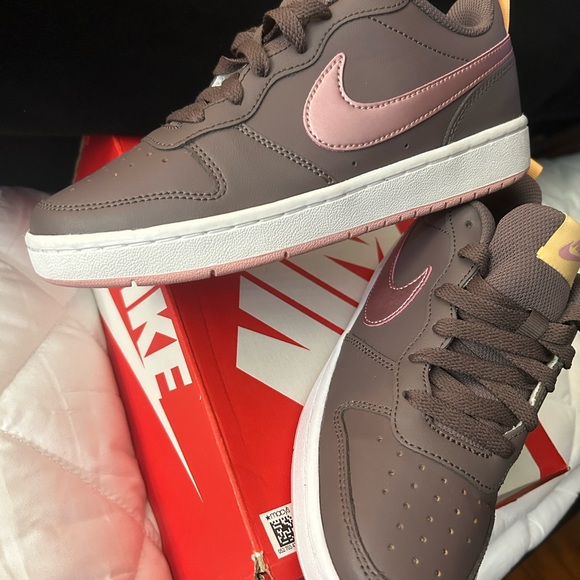 SOLD Nike Court Borough Low 2 (Size 5Y) - Picture 3 of 10